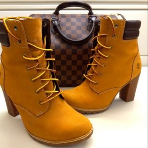 Timberland Nubuck Wheat Boots 6.5